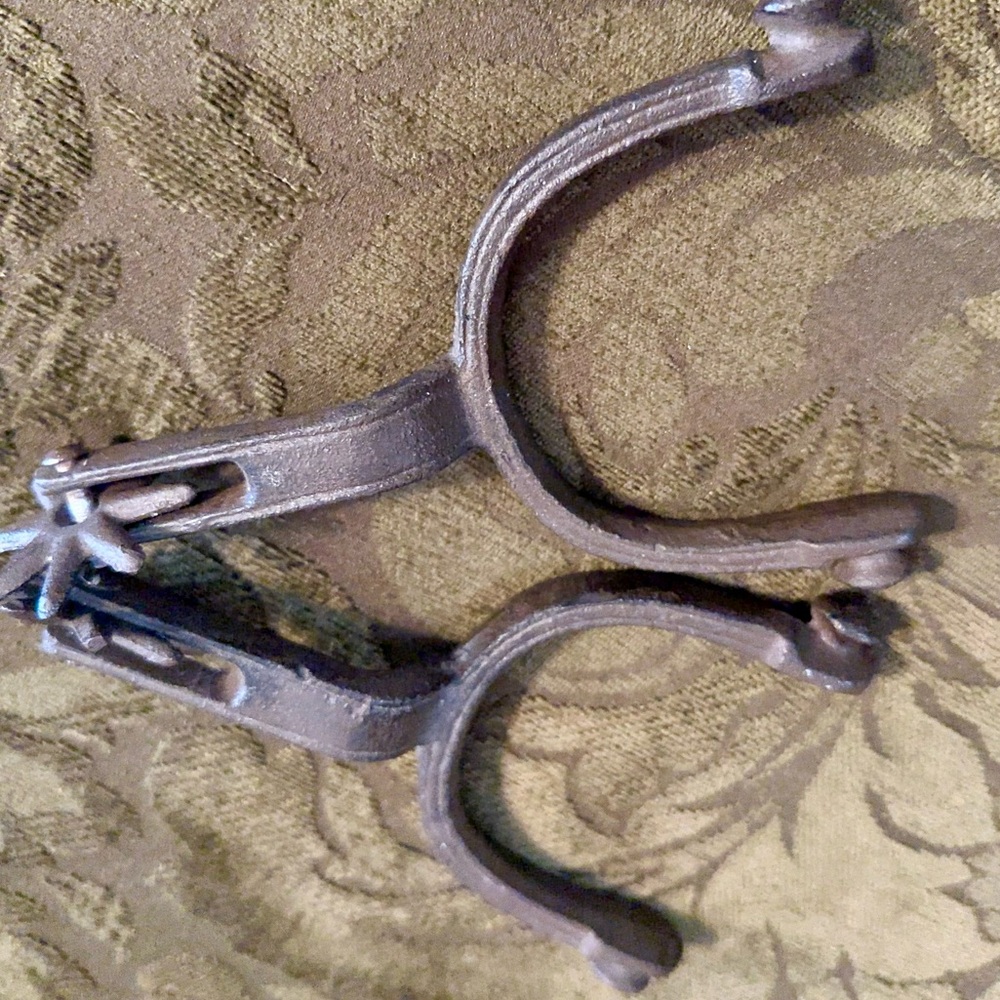 Two Rustic Metal Spurs - Picture 5 of 5